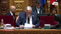 Regardez les sénateurs français observer une minute de silence dans l'hémicycle et rendre hommage au journaliste de l'AFP Arman Soldin tué hier en Ukraine
