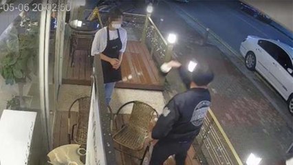 금연 안내에 커피잔 던진 60대 입건..."술김에" / YTN