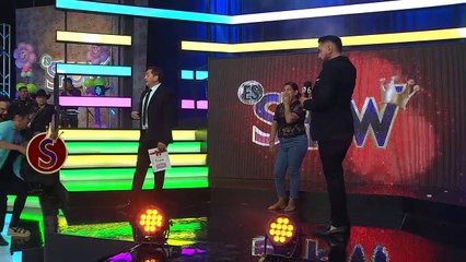 Mamá del 'Chucky' se da tremendo beso con el Pana