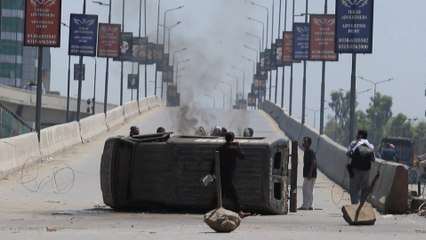 Un tribunal decreta 8 días de prisión preventiva para exgobernante paquistaní Imran Khan