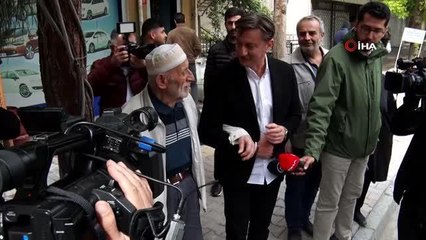 Büyük İstanbul Mitingi'ne giderken görüntülenen Hüseyin Bayraktar'a TOGG sürprizi