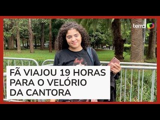 Filho de Rita Lee consola fã da cantora durante velório em SP