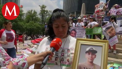 Rosa Icela sale a marchar para pedir justicia por su hijo junto a miles de mujeres en CdMx
