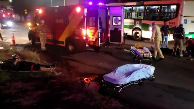 Colisão entre motos deixa dois homens feridos na Rua Pio XII