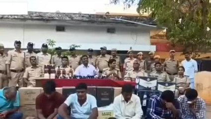కామారెడ్డి: భారీగా అక్రమ మద్యం పట్టివేత.. 11 మందిపై..!