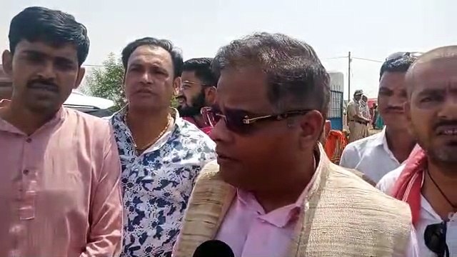 महावीर कोलवाशरी की जनसुनवाई में उठे सवाल मचा बवाल, दो घंटे में खत्म