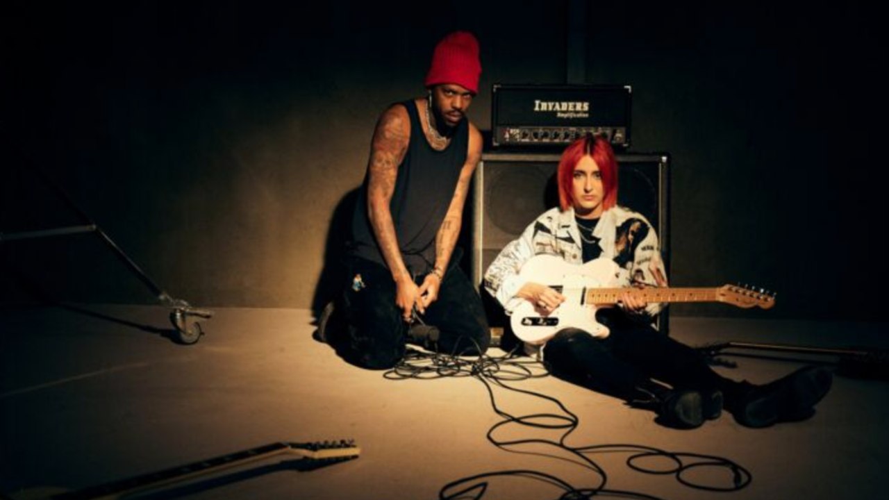 GALA VIDEO - INTERVIEW : Famille, musique, engagements... Mat Bastard (Skip the Use) et Lou Sirkis se confient sans tabou