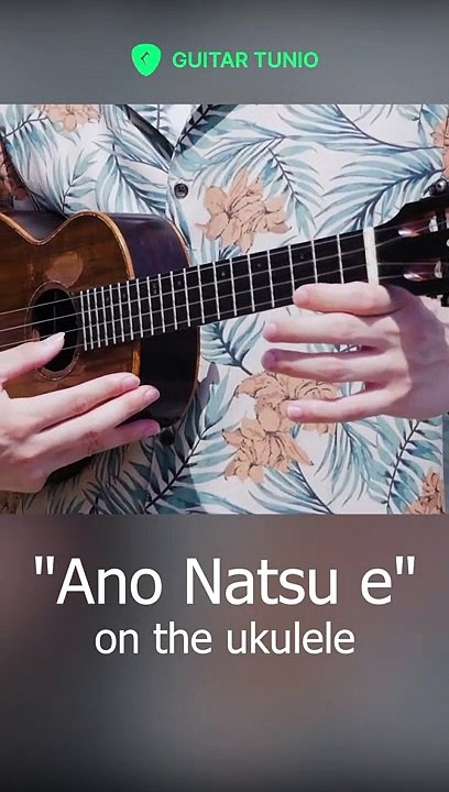Ano Natsu e on the ukulele