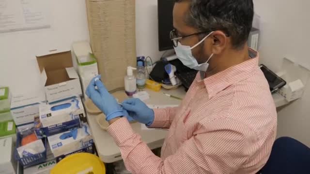 Reino Unido va a permitir diagnosticar en las farmacias las dolencias más comunes