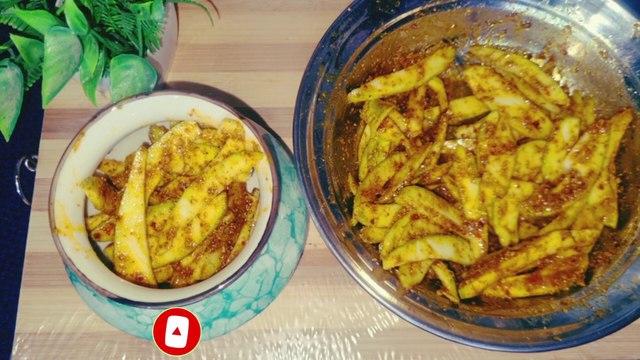 बिना धूप के आम का स्पाइसी लच्छा अचार | Instant Mango Pickle | Aam Ka Achar|