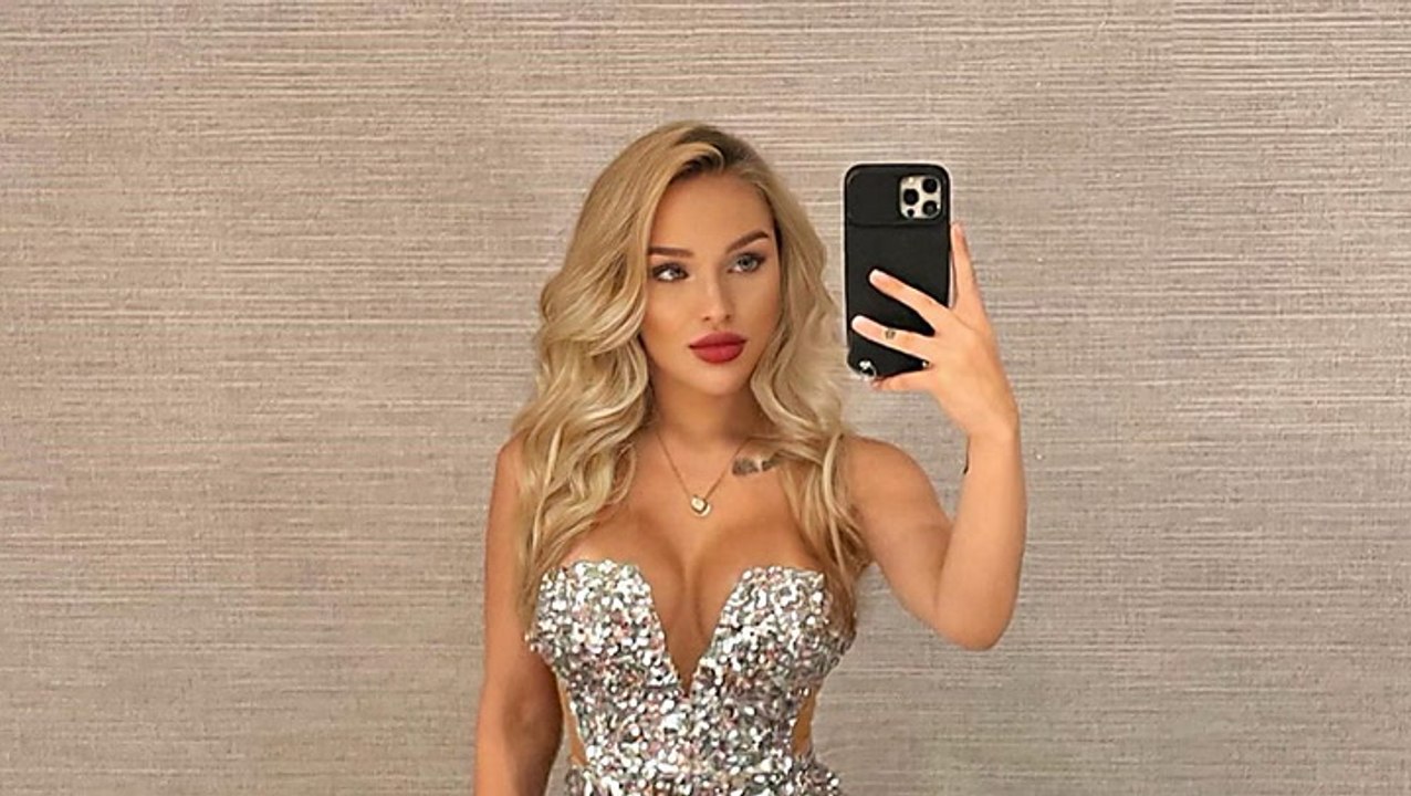 „Kampf der Realitystars“: Stinkefinger-Eklat - Emmy Russ rastet völlig aus