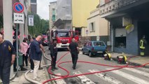 San Donato, incendio in via Adige: va a fuoco un'autofficina