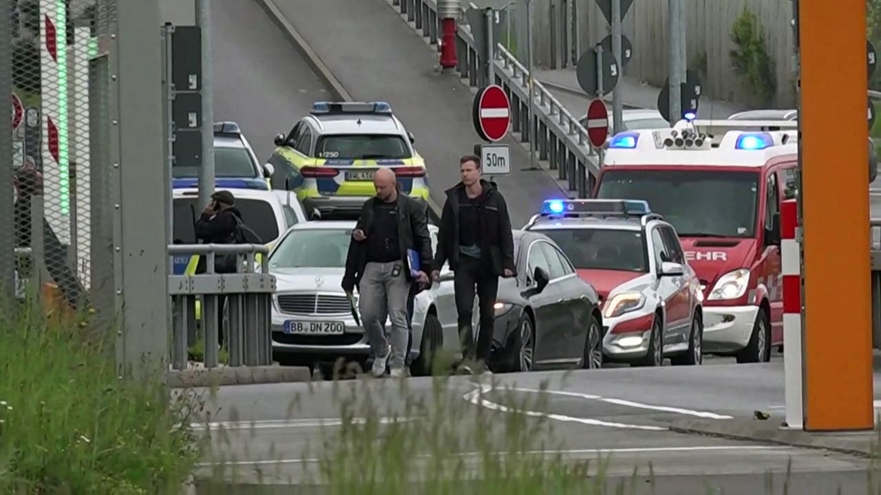 Sindelfingen: 53-jähriger erschießt zwei männer in mercedes-werk