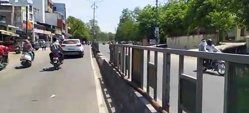 टूटने के बाद दोबारा नहीं लगवाए गए स्ट्रीट लाइट के पोल