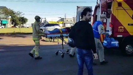 Motociclista fica ferida em acidente na Avenida Assunção