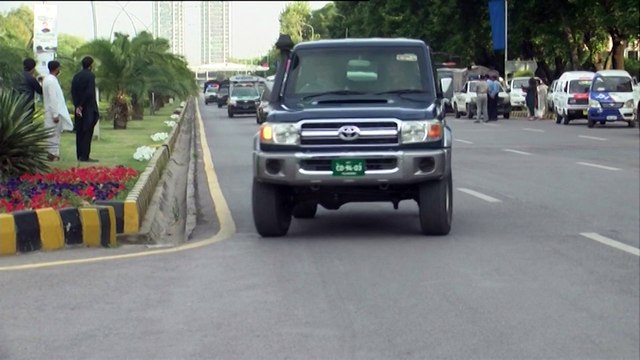 Supreme Court Big Decision SC asks NAB to present Imran Khan in court