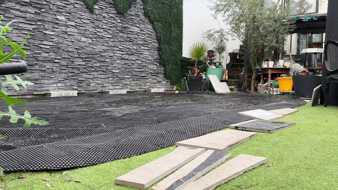 Mort noyé dans sa piscine : la reconstitution laisse des zones d'ombre