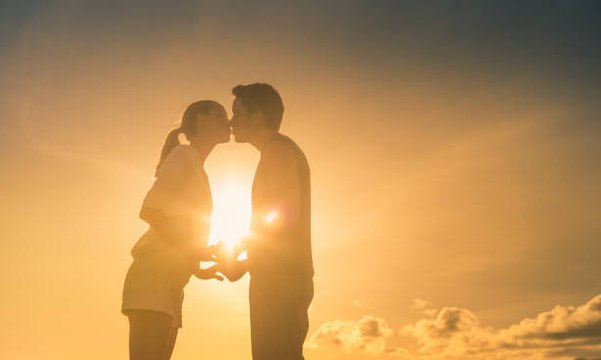 ¡Confirmado! Los Polos Opuestos Se Atraen