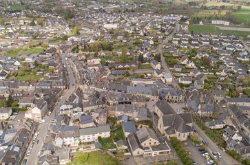 La commune de Maen Roch vue de drone