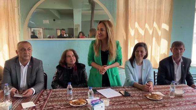 CHP Kadın Kolları Genel Başkanı Aylin Nazlıaka, Kütahya'da yurttaşlarla buluştu