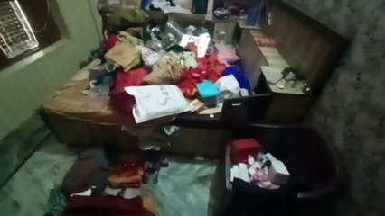 शादी में गया था परिवार, पीछे से जेवरात पार