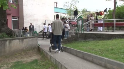 Edirne'de misafir edilen depremzedeye protez bacak