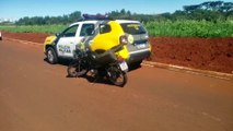 Motocicleta com alerta de furto e 28 tabletes de maconha é apreendida pela PM no Tropical III