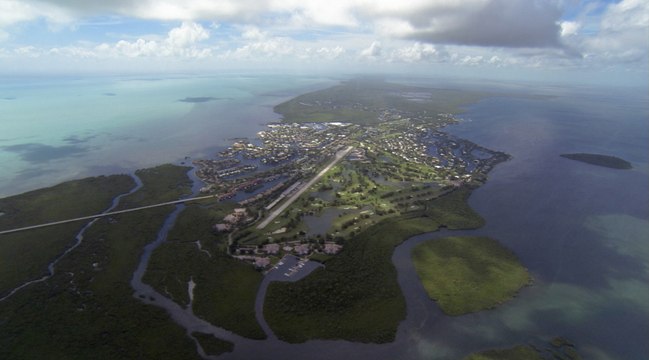 You Can Drink Tropical Cocktails on a Floating Tiki Bar at This All-inclusive Resort in the Florida Keys
