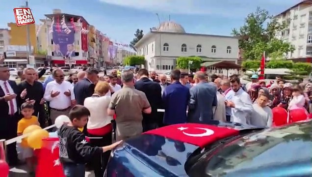 Türkiye'nin yerli otomobili Togg, Erzin'de sergilendi