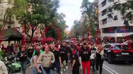 Columna de desokupa hacia plaza de Bonanova