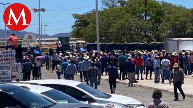 Productores agrícolas de Sinaloa bloquean base de Pemex, exigen pagos justos