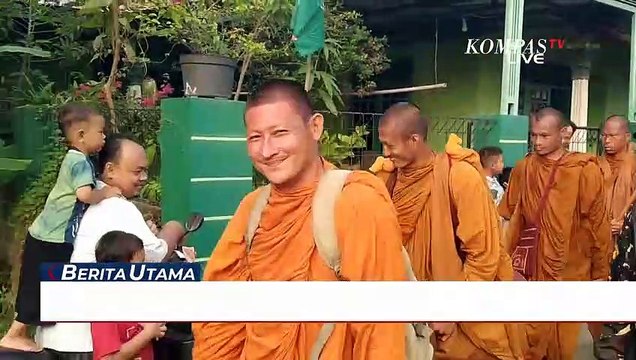 Jalani Ritual Thudong, 32 Biksu Jalan Kaki dari Thailand ke Candi Borobudur!