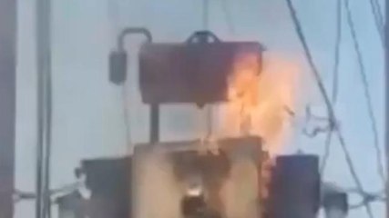 बिजनौर: गर्मी बढ़ते ही ट्रांसफार्मर में लगने लगी आग, देखिये वीडियो