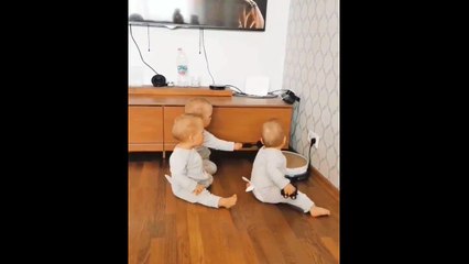 Hilarant : ces trois bébés n'aiment vraiment pas l'aspirateur