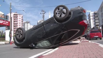 Kavşakta otomobiller çapıştı, takla atan araçtaki sürücü yaralandı