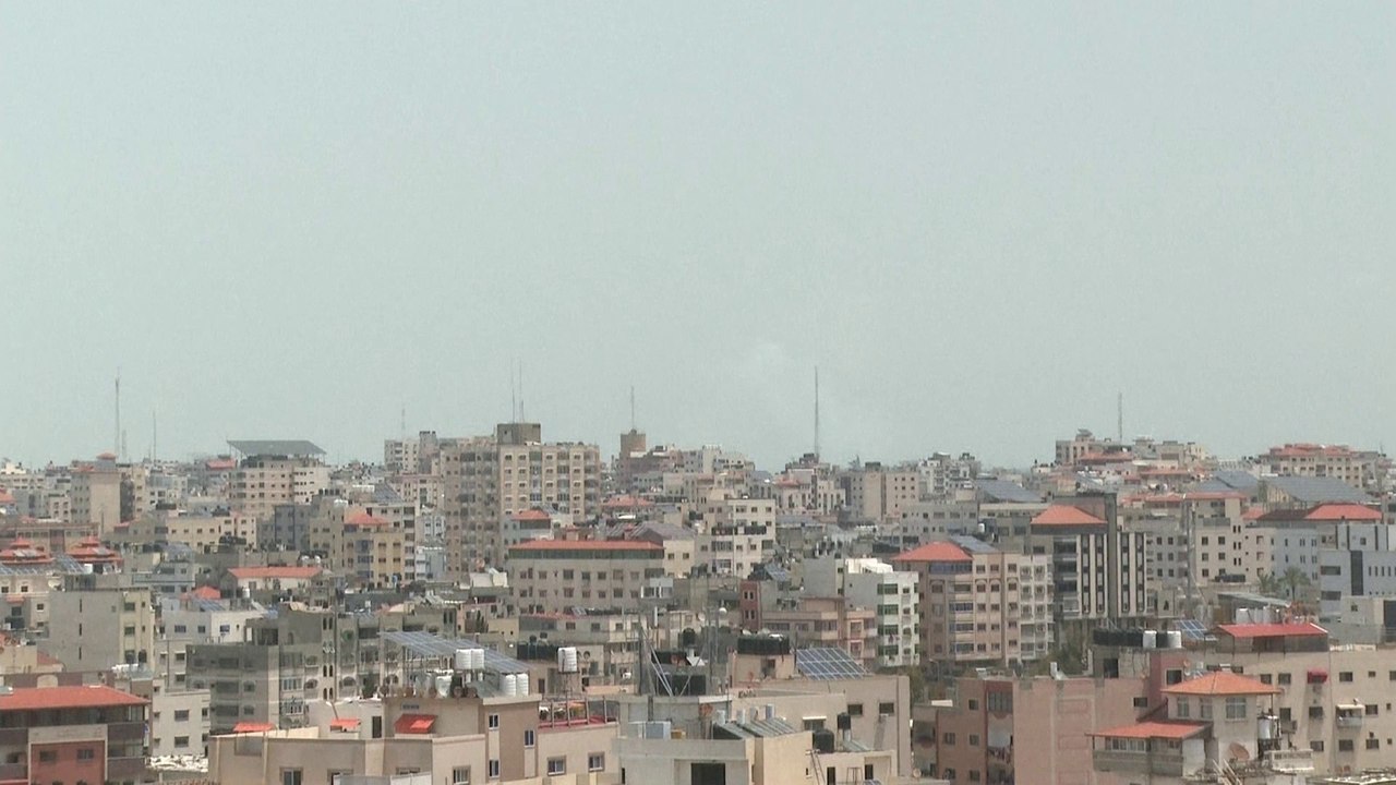 غارات إسرائيلية على قطاع #غزة الآن والصحة الفلسطينية تعلن ارتفاع عدد ضحايا القصف إلى نحو 31 قتيلا بينهم 6 أطفال  #العربية #فلسطين