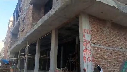 Tải video: Jaipur JDA: नोटिस के बाद भी बना ली 3 मंजिला व्यावसायिक इमारत, जेडीए ने चुनवा दी ईंटों की दीवार