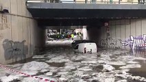 Firenze maltempo: il sottopasso di via Luigi Lanzi diventa un fiume
