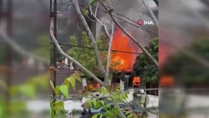 Sultanbeyli'de gecekondunun alev alev yandığı anlar kamerada