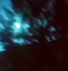 تعاويذ وكارثة و"أغلى وأغرب".. شاهد أسرار "النيازك" على وقع "كرة المدينة النارية"