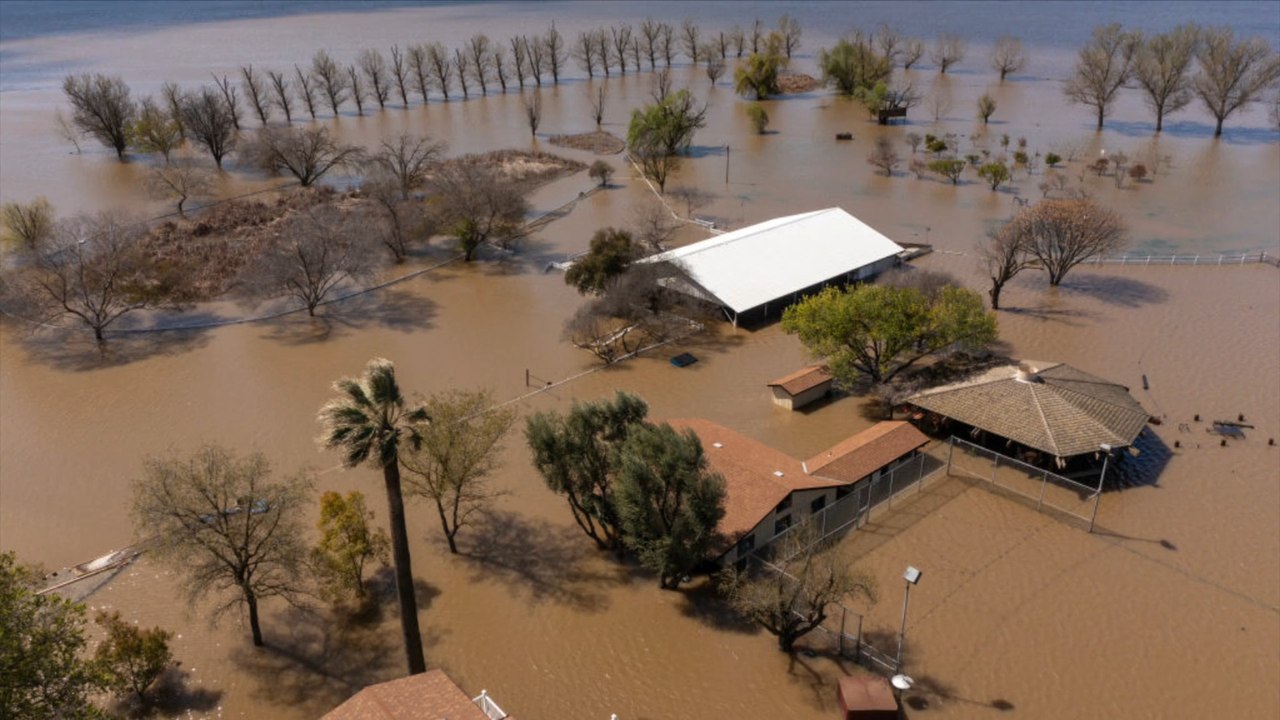 Nach Rekordschnee: Kalifornien von schweren Überschwemmungen bedroht