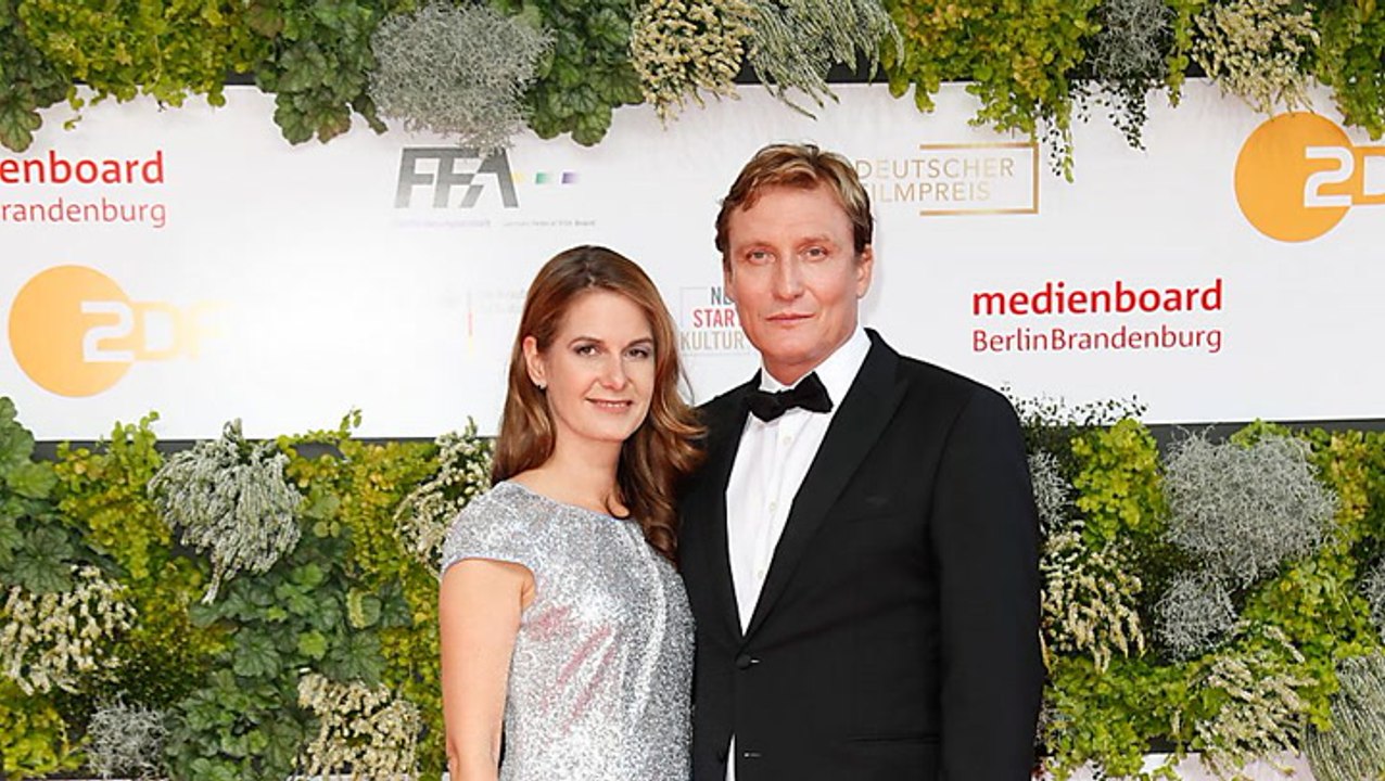 Oliver Masucci: So schön ist seine Freundin Tanit