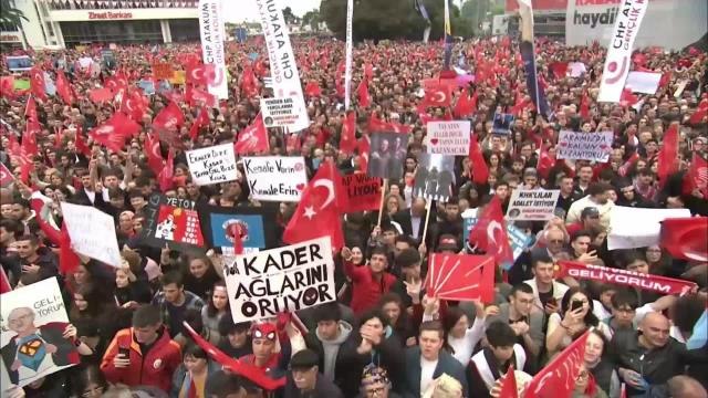 Kemal Kılıçdaroğlu, Samsun'da: Sakın Şöyle Bir Rehavete Kapılmayın; 'Ya Bir Oydan Ne Olacak, Bir Şey Olmaz, Ben de Sandığa Gitmeyeyim'. Hayır....