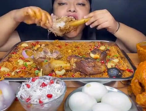 MUKBANG SPICY WHOLE CHICKEN CURRY MUTTON RAAN KABSA (BIRYANI) BOILED EGGS AND RAITA