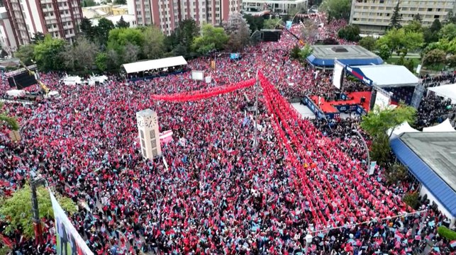 Mansur Yavaş, Tandoğan Meydanı'nda konuştu