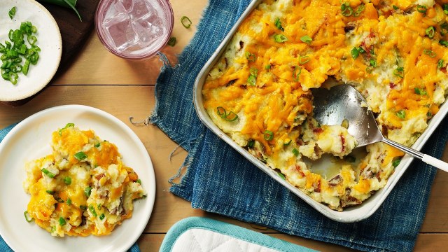 How to Make Twice Baked Potatoes Casserole