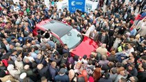 Türkiye'nin yerli otomobili Togg, Niğde'de vatandaşların beğenisine sunuldu