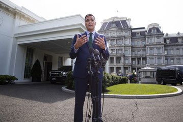 Un Sánchez descolocado y titubeante dice ahora que su socio Bildu "no es decente", pero no habla de ruptura