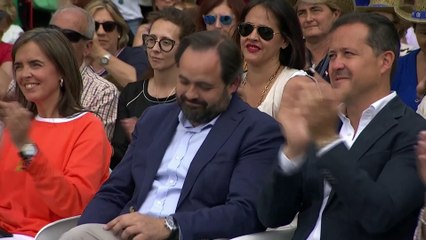 Feijóo llama "presidente peatonal" a Paco Núñez en plena polémica por su kilometraje irregular