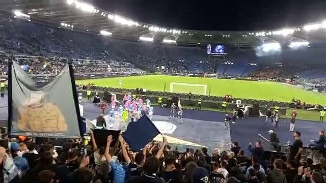 Lazio - Lecce, squadra sotto la Nord al triplice fischio